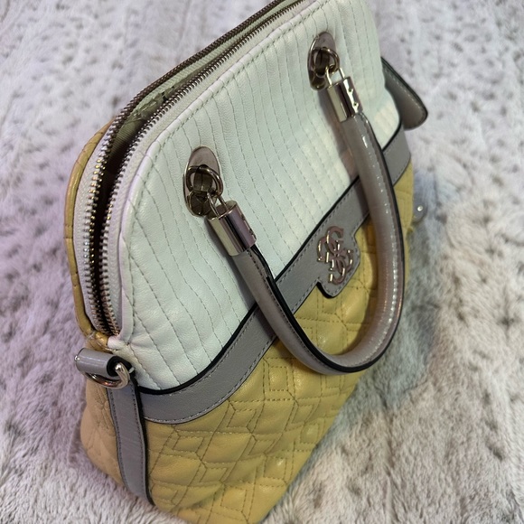 Yellow Guess Clutch - Picture 3 of 13